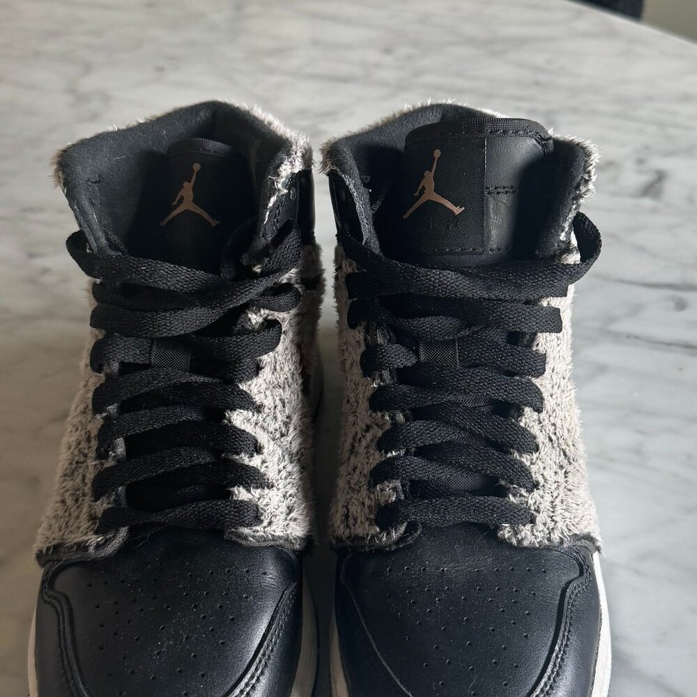 🔥 Air Jordan 1 Retro High Fleece Black Metallic Red Bronze – GS 4.5Y
